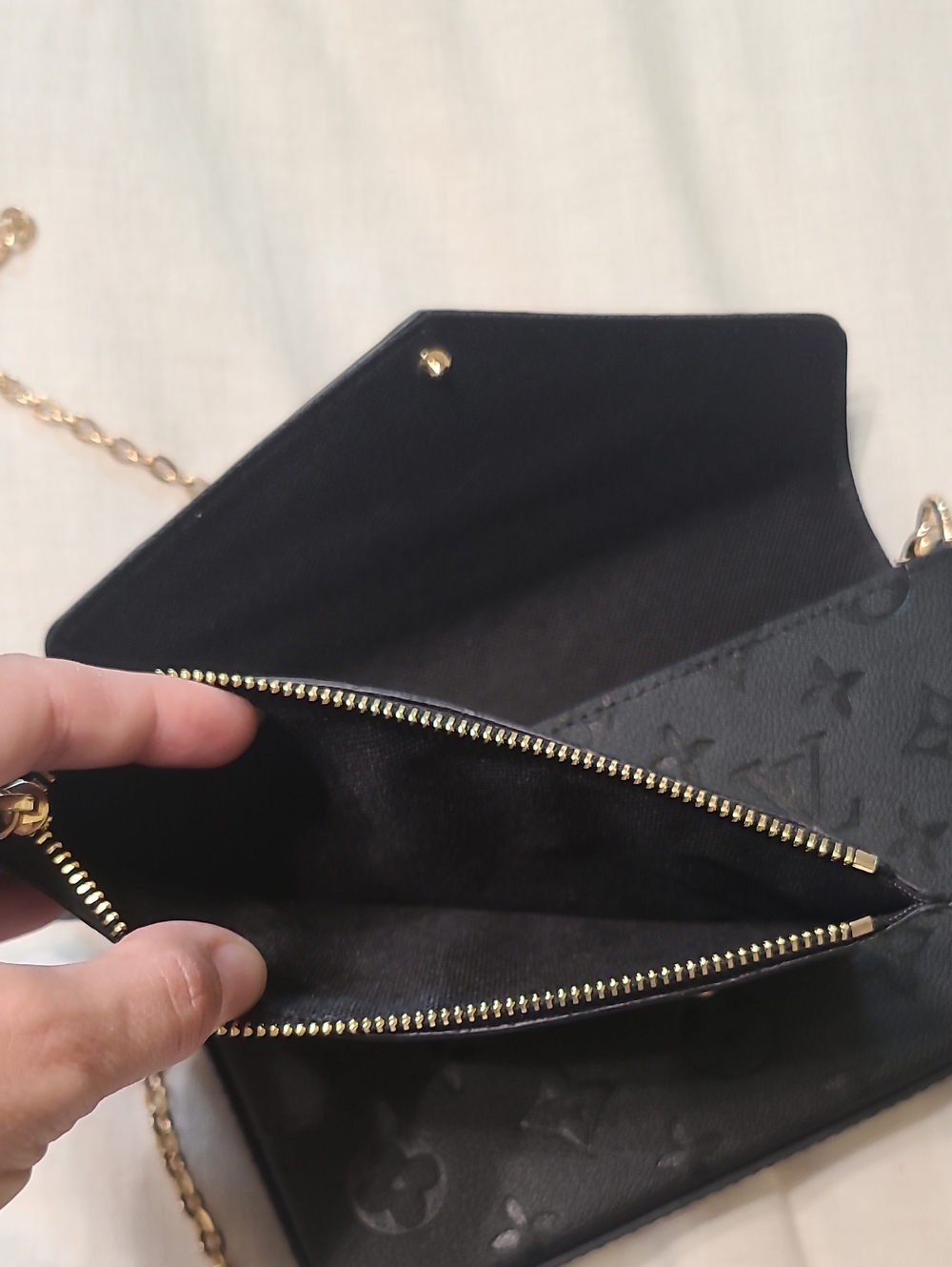 Black Embossed Chain Purse/wallet - Picture 7 of 8